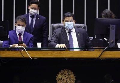 Câmara derruba veto de Bolsonaro à desoneração da folha; texto vai ao Senado