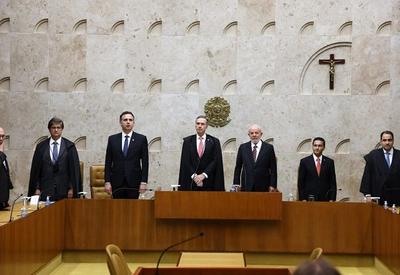 Abin paralela, clã Bolsonaro alvo da PF e queda de braços entre governo e Congresso agitam semana em Brasília   