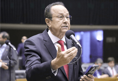 Líder da Frente Parlamentar Evangélica passa por cirurgia e ministros expressam "solidariedade"