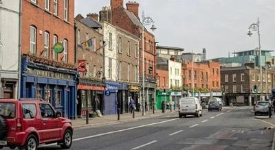 Ataque a faca deixa três pessoas feridas na Irlanda; polícia prende suspeito