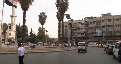 Rebeldes sírios tomam cidade estratégica e se aproximam da capital Damasco