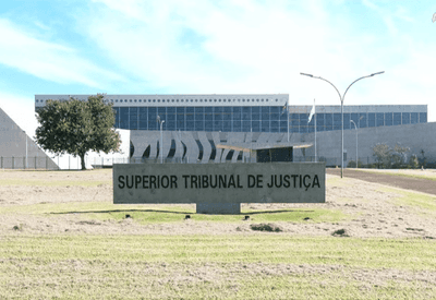 STJ absolve homem de 22 anos acusado de estupro de vulnerável por relação com menina de 13