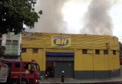 Fogo destrói supermercado de Belo Horizonte