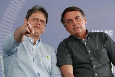 Tarcísio defende Bolsonaro e afirma que indiciamento "carece de provas"