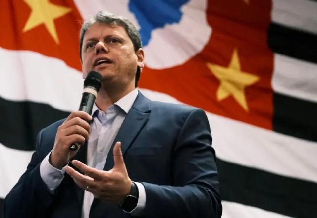 Justiça de SP dá 48 horas para governo Tarcísio ajustar regras das escolas cívico-militares