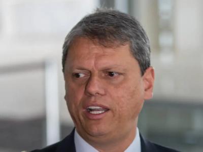 Tarcísio diz que negociação de tarifaço dos EUA cabe ao governo federal