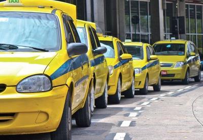 RJ anuncia tabela fixa para táxis para evitar cobrança indevida no Carnaval