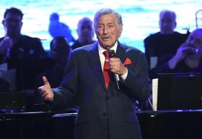 Morre Tony Bennett, lenda do jazz americano, aos 96 anos