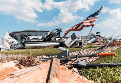Tornados e tempestades deixam pelo menos 20 mortos nos EUA