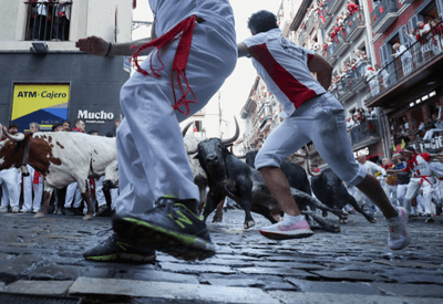 Homem é chifrado e pessoas ficam feridas em corrida tradicional na Espanha