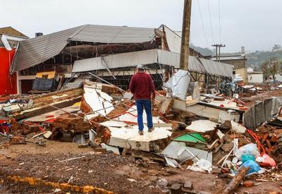Desastres naturais forçaram 26 milhões de deslocamentos internos em 2023, diz relatório