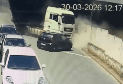 Vídeo: carreta é arrastada por trem ao tentar atravessar linha férrea em Minas Gerais