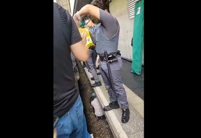 Mulher sofre mal súbito e cai no vão entre o trem e a plataforma em São Paulo