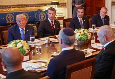 Donald Trump e Netanyahu discutem plano para realocar palestinos de Gaza em outros países