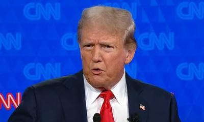 Justiça dos EUA adia em sentença contra Donald Trump por subornar atriz pornô 