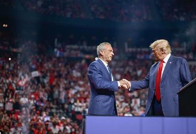 Trump escolhe o ativista antivacina Robert F. Kennedy Jr. para chefiar Saúde