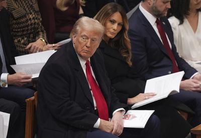 Em sermão, bispa pede a Trump misericórdia com população imigrante e LGBT+ dos EUA