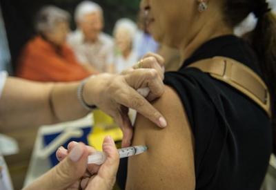 SP: governo antecipa início da vacinação para idosos acima de 80 anos