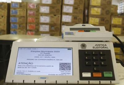 Bolsonaro volta a questionar segurança da urna eletrônica nas eleições
