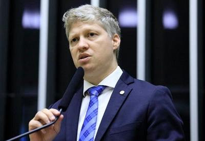Deputado Marcel van Hattem falta a depoimento na Polícia Federal