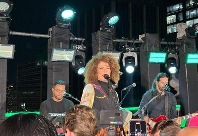 Vanessa da Mata abre programação do Estação Verão Show em grande noite no Edifício Martinelli