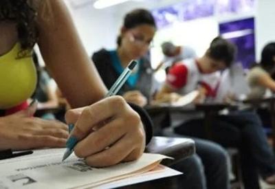 Brasil tem quase 1 milhão de crianças e adolescentes fora da escola, diz Unicef