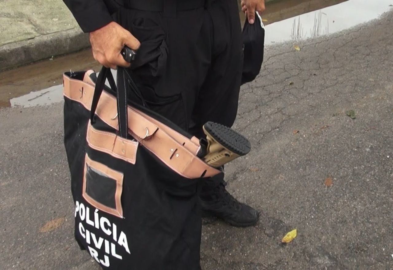 Imagem da noticia Operação mira furto de petróleo da Transpetro dentro de fazenda da família Garcia no RJ