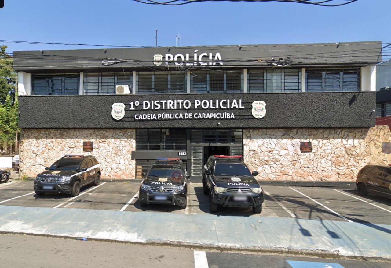 Imagem da noticia Mulher é encontrada morta dentro de casa em Carapicuíba (SP); enteado com esquizofrenia é suspeito