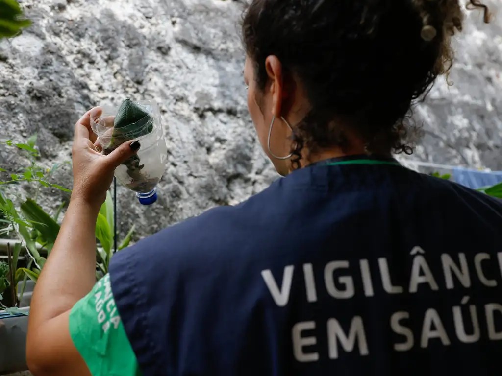 Brasil bate recorde de mortes por dengue em 2023