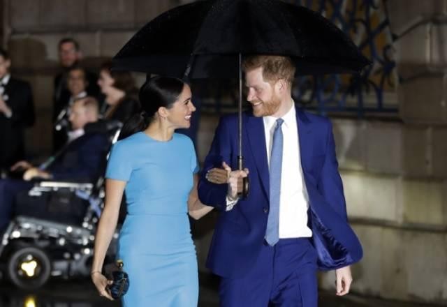 Imagem da noticia Harry e Meghan devolvem títulos e não voltarão aos deveres reais