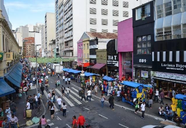 Imagem da noticia Às vésperas das compras de fim de ano, comerciantes da 25 de Março reforçam segurança com câmeras de monitoramento