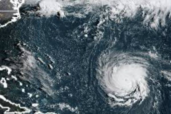 25 milhões de pessoas estão na rota do furacão Florence, nos EUA