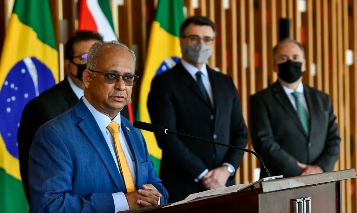 Imagem da noticia Em meio à ofensiva de Trump, Brasil e mais quatro apoiam surinamês para OEA