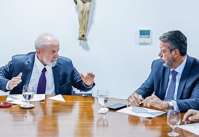 Imagem da noticia Lula diz que tratou com Lira sobre deputados "brigões" e faz acenos ao Congresso; veja análise