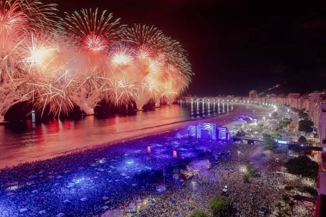 Imagem da noticia Veja como foram as festas de boas-vindas a 2025 pelo Brasil 