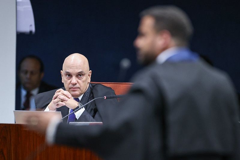 Imagem da noticia "O Exército não está presente como réu", diz Moraes sobre proibir o uso de farda por acusado