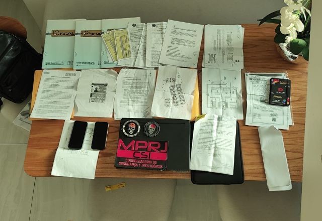 Imagem da noticia Duas pessoas são presas por envolvimento na morte de vereador de Duque de Caxias (RJ) e filho