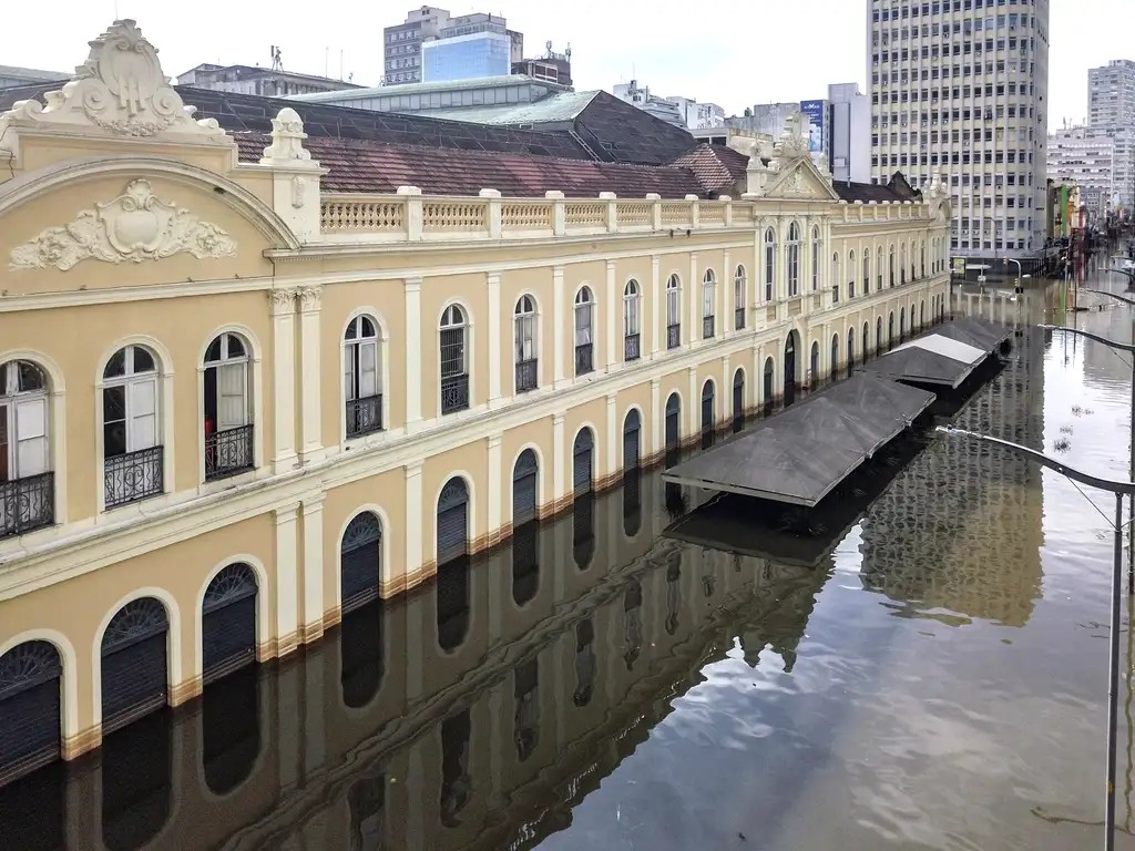 Rio Grande do Sul e Santa Catarina estão sob alerta máximo para tempestade 