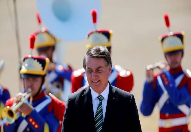 Imagem da noticia 7 de setembro: Bolsonaro desfila sem máscara e gera aglomeração