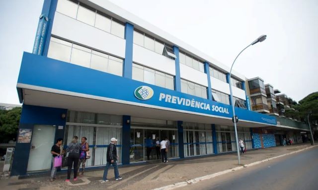 Imagem da noticia Servidores do INSS entram em greve por tempo indeterminado nesta terça 