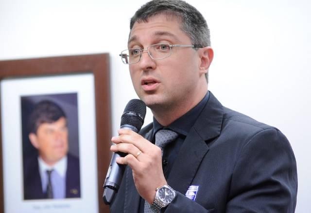 Imagem da noticia Caso Salles: delegado da PF é referência mundial em crime ambiental