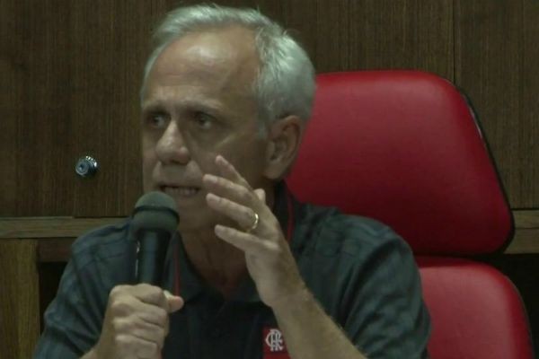 ´A falta de licenças da Prefeitura não tem relação com o incêndio´, diz diretor do Flamengo