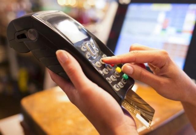 Imagem da noticia Pagamentos com cartões somam R$ 827 bilhões no terceiro trimestre