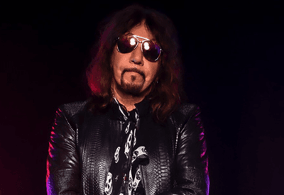 Causa da morte de Ace Frehley, guitarrista fundador da banda Kiss, é divulgada