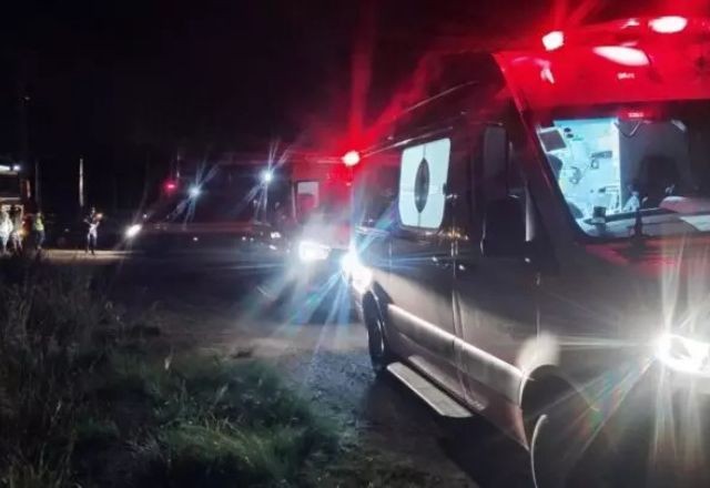 Imagem da noticia Acidente entre carro e caminhão deixa 5 mortos em Santa Catarina