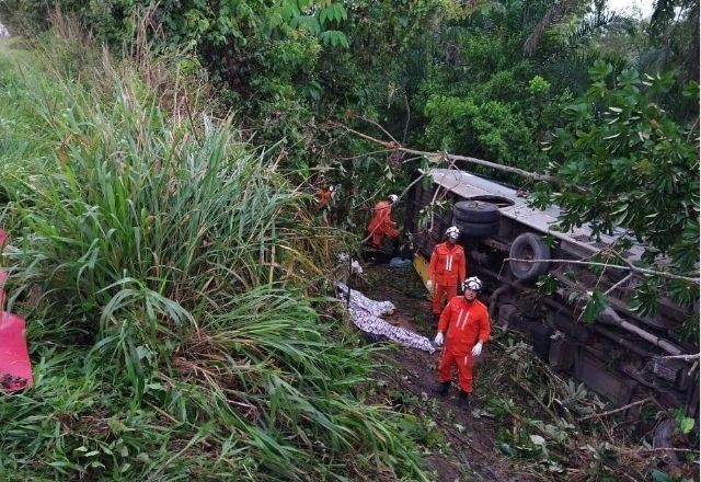 Imagem da noticia Prefeitura decreta luto após acidente de ônibus que matou 4 e feriu 10 na Bahia