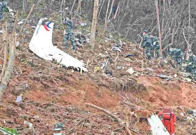 Segunda caixa-preta de avião que caiu na China é localizada