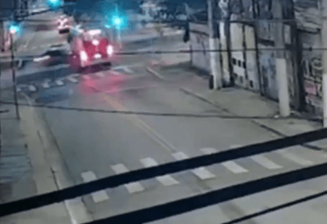 Imagem da noticia Homem morre e três ficam feridos em colisão entre carro e ônibus em São Paulo