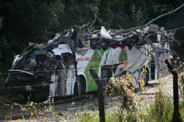 Imagem da noticia Acidente que matou 17 estudantes em rodovia de SP completa dois anos
