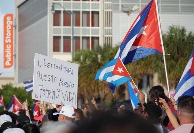 Imagem da noticia Manifestantes vão às ruas contra o governo em Cuba